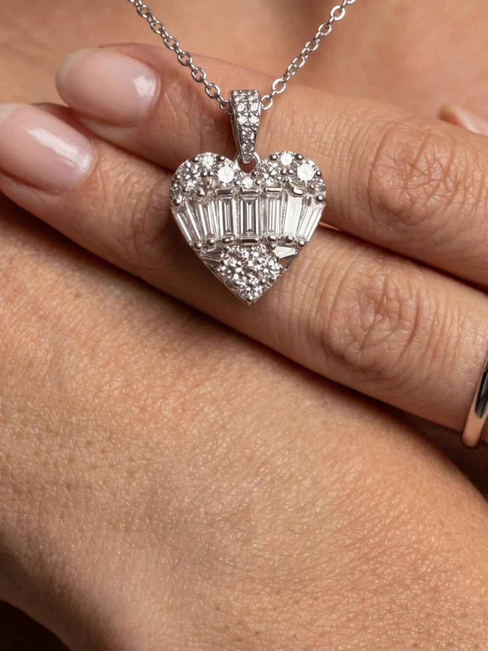 Heart Shape 18K White Gold Diamond Necklace - Picture 6 of 8